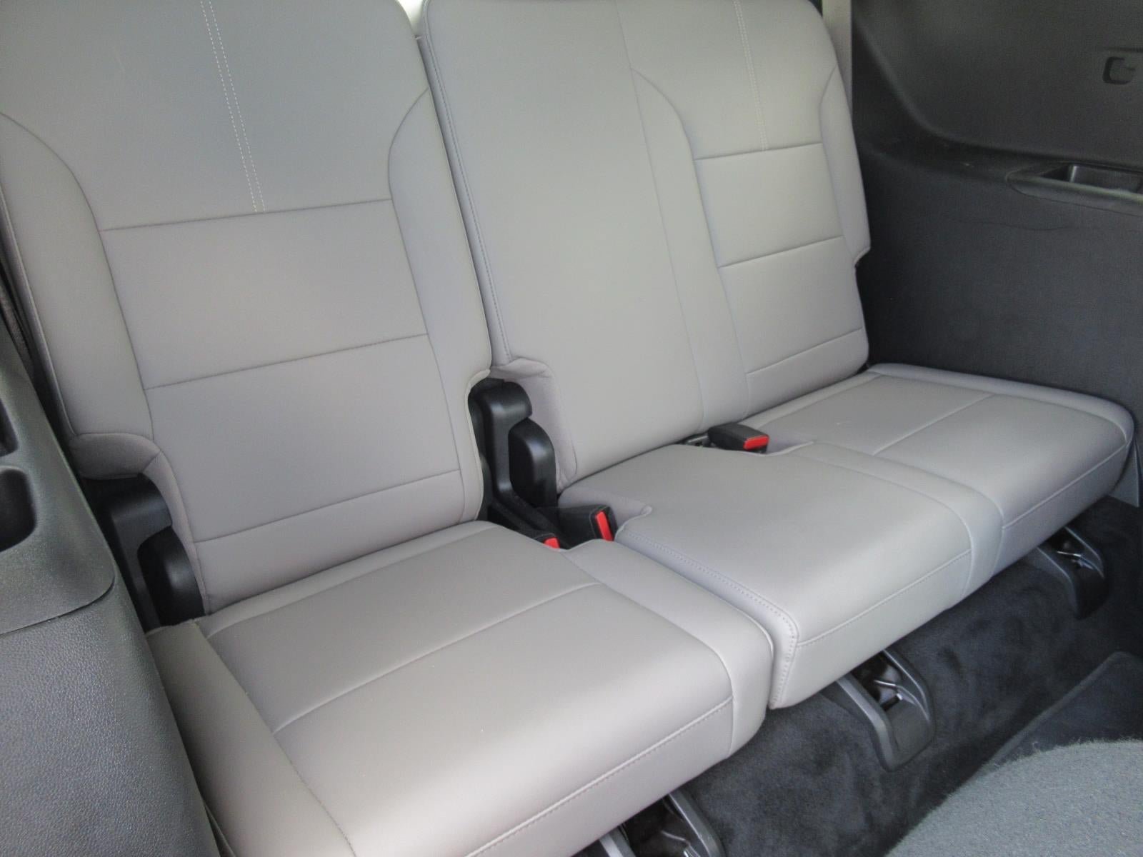 Used 2026 GMC Acadia Elevation w/ Elevation Premium Package FWD image 39