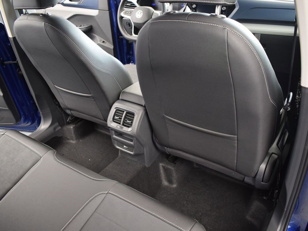 Used 2024 Volkswagen Taos SE image 17