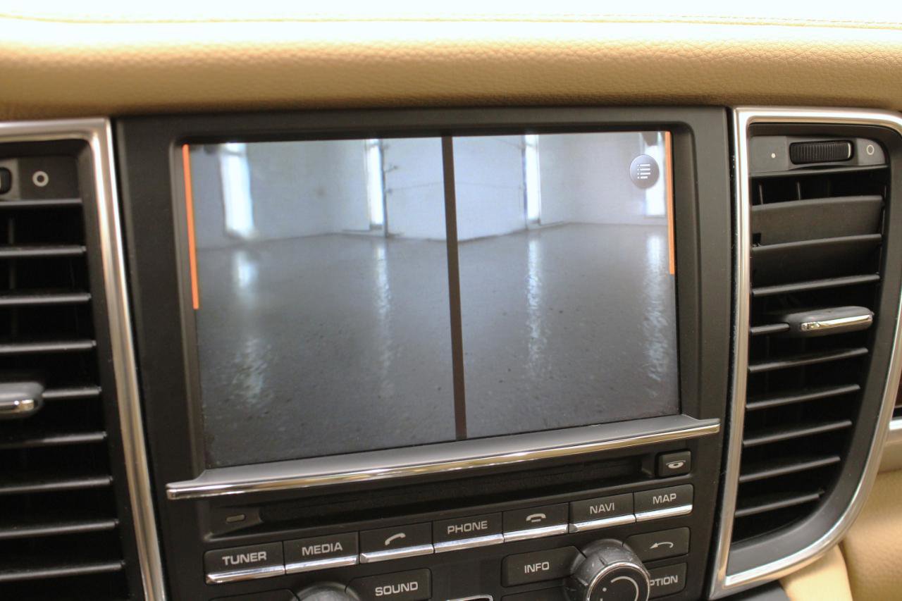 Used 2014 Porsche Panamera S image 62