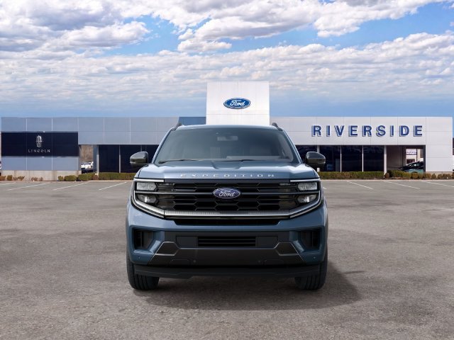 New 2027 Ford Expedition Platinum w/ Platinum Ultimate Package AWD/4WD image 3