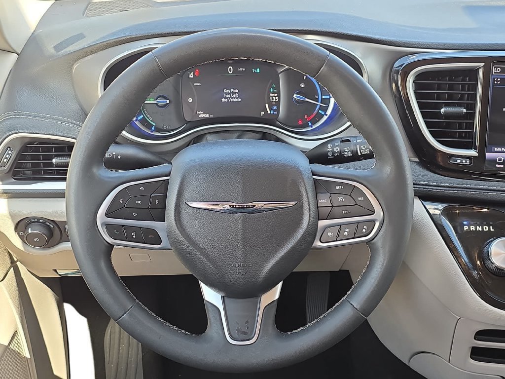 Used 2023 Chrysler Pacifica Touring-L FWD image 35