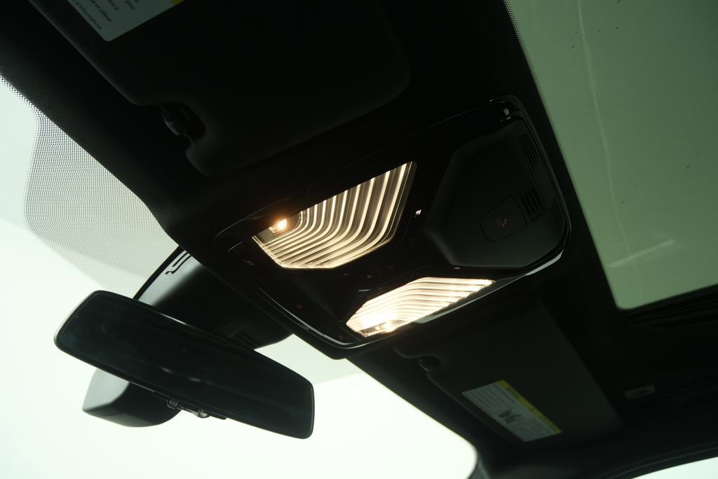 Used 2025 BMW 330i xDrive Sedan image 19