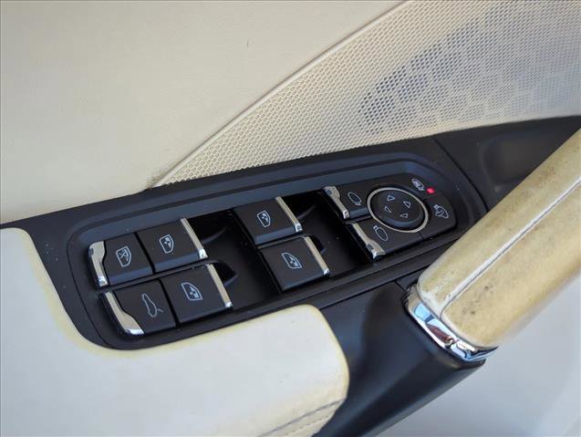 Used 2017 Porsche Cayenne GTS image 8