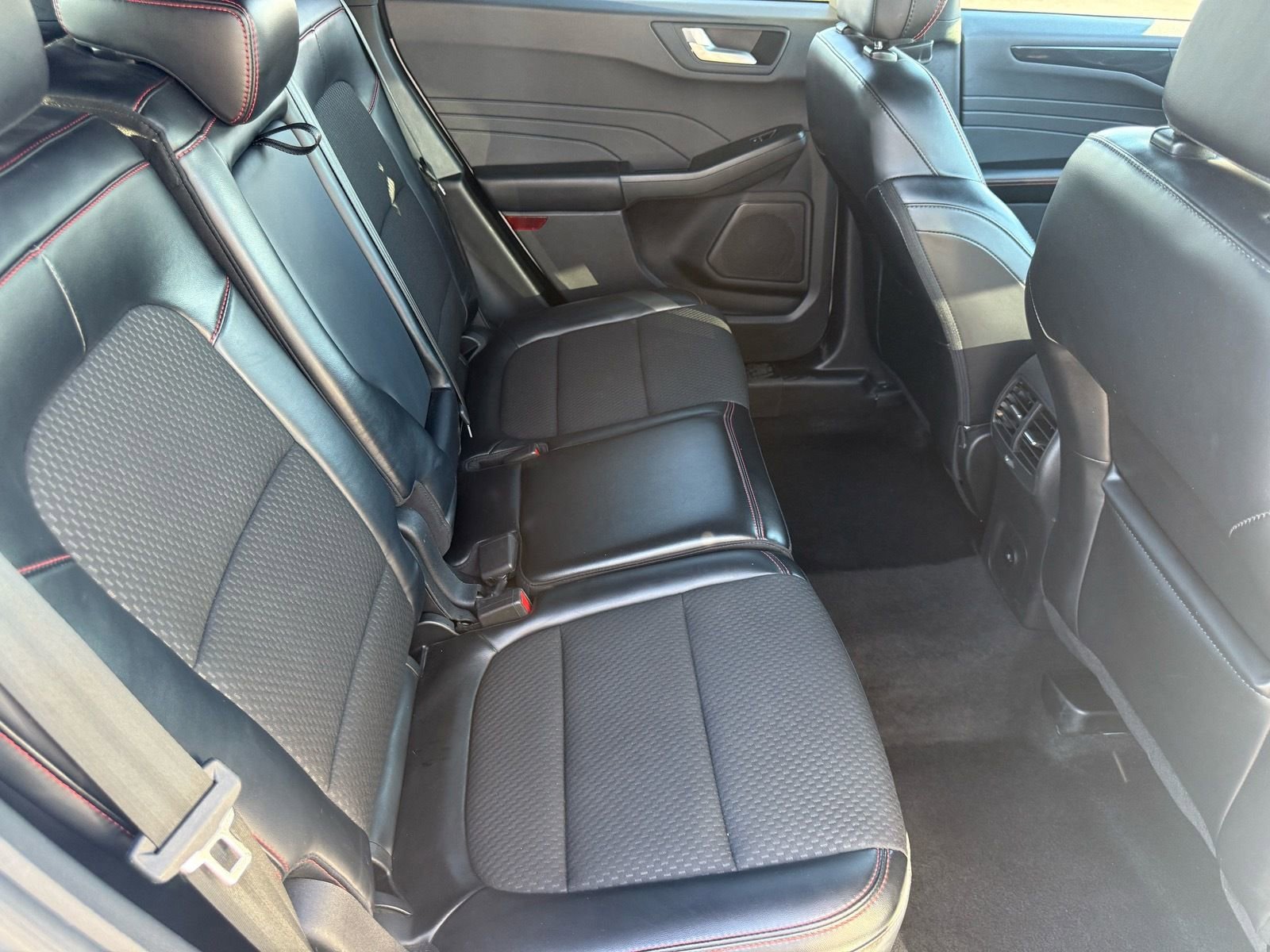 Used 2023 Ford Escape ST-Line image 31