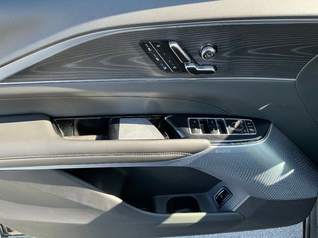 Used 2024 Cadillac Lyriq Luxury image 22