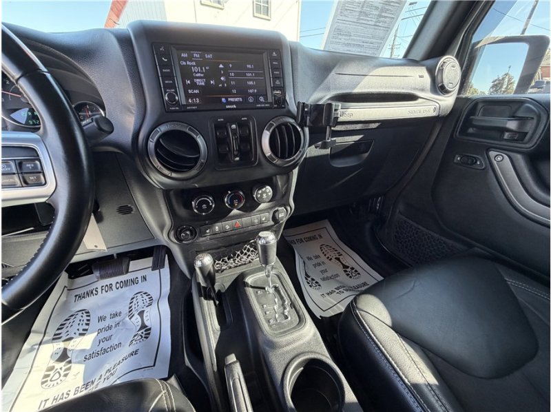 Used 2018 Jeep Wrangler Unlimited Sport image 31