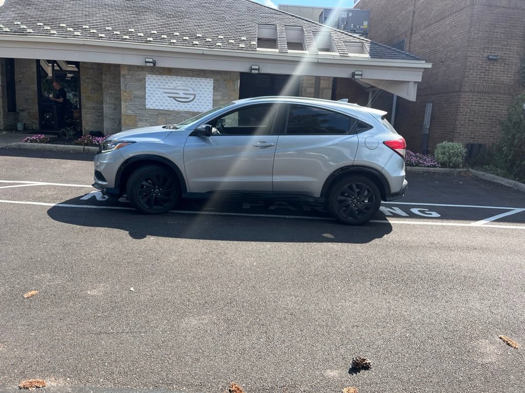 Used 2021 Honda HR-V Sport image 3