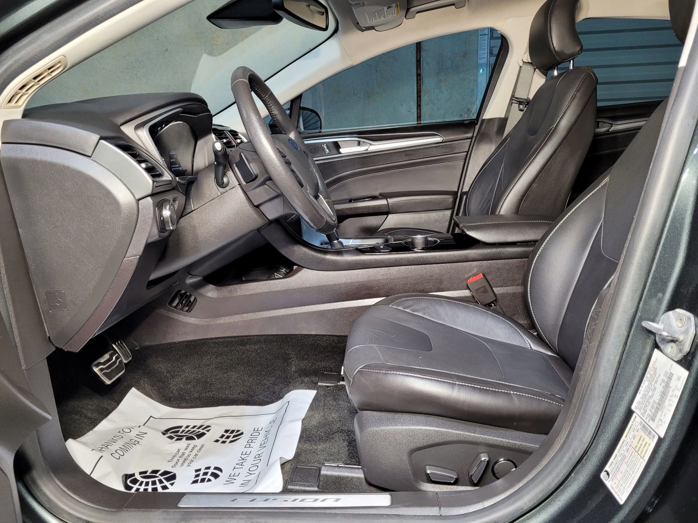 Used 2016 Ford Fusion Titanium image 19