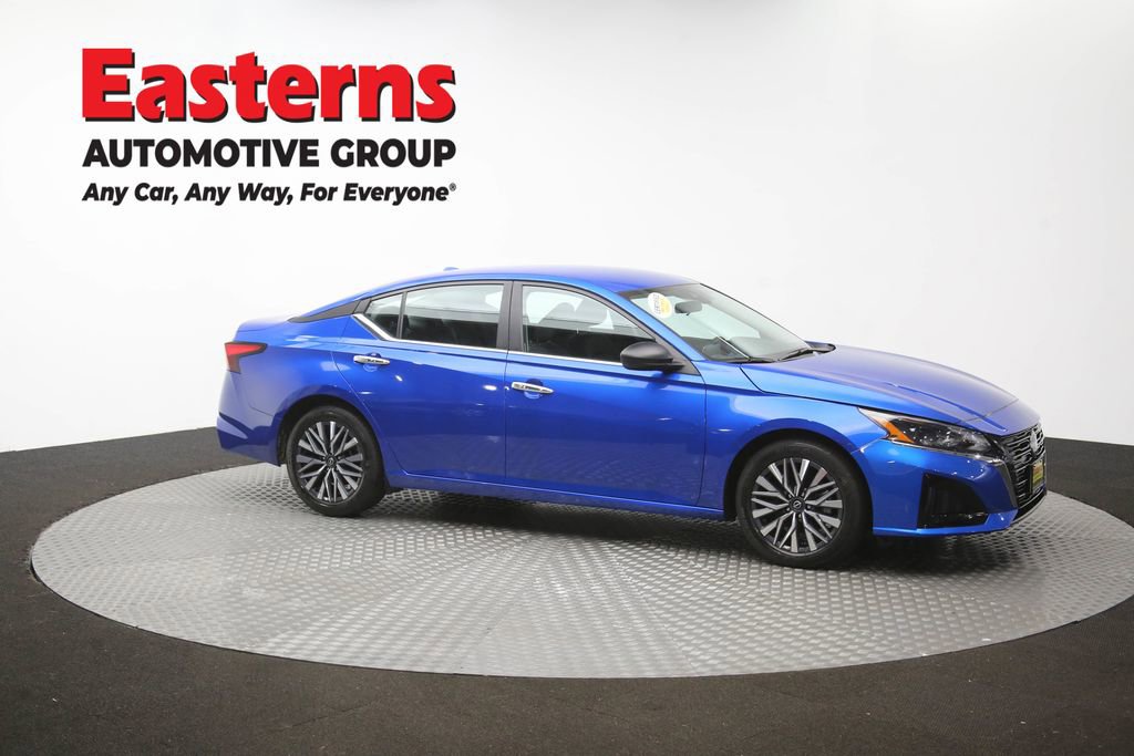 Used 2025 Nissan Altima 2.5 SV FWD image 46