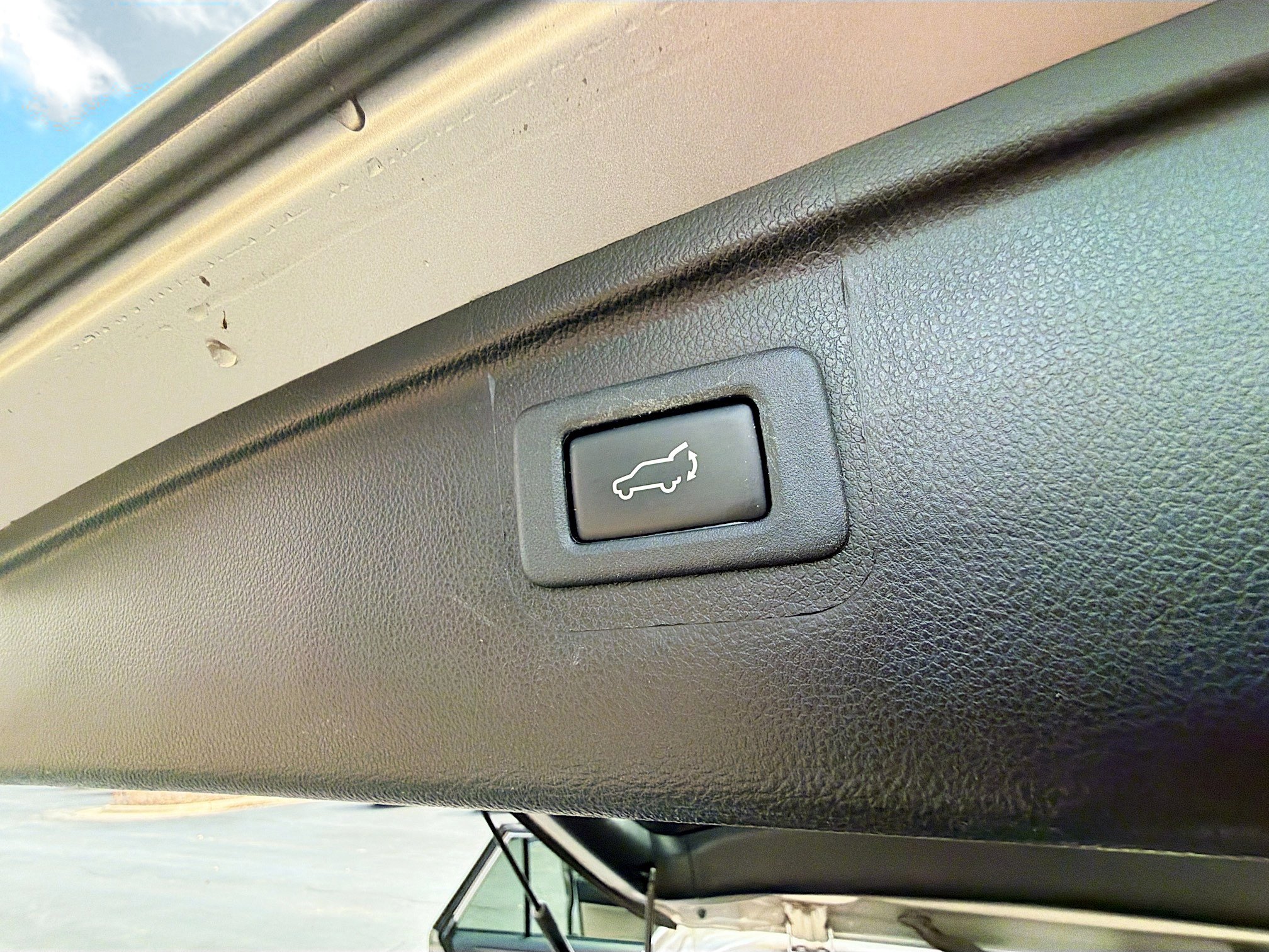 Used 2017 Subaru Outback 2.5i Limited AWD/4WD image 8
