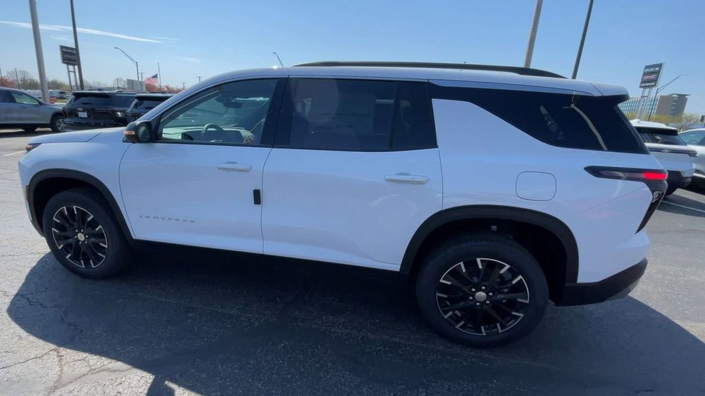 New 2026 Chevrolet Traverse LT w/ Sun and Wheel Package AWD/4WD image 7