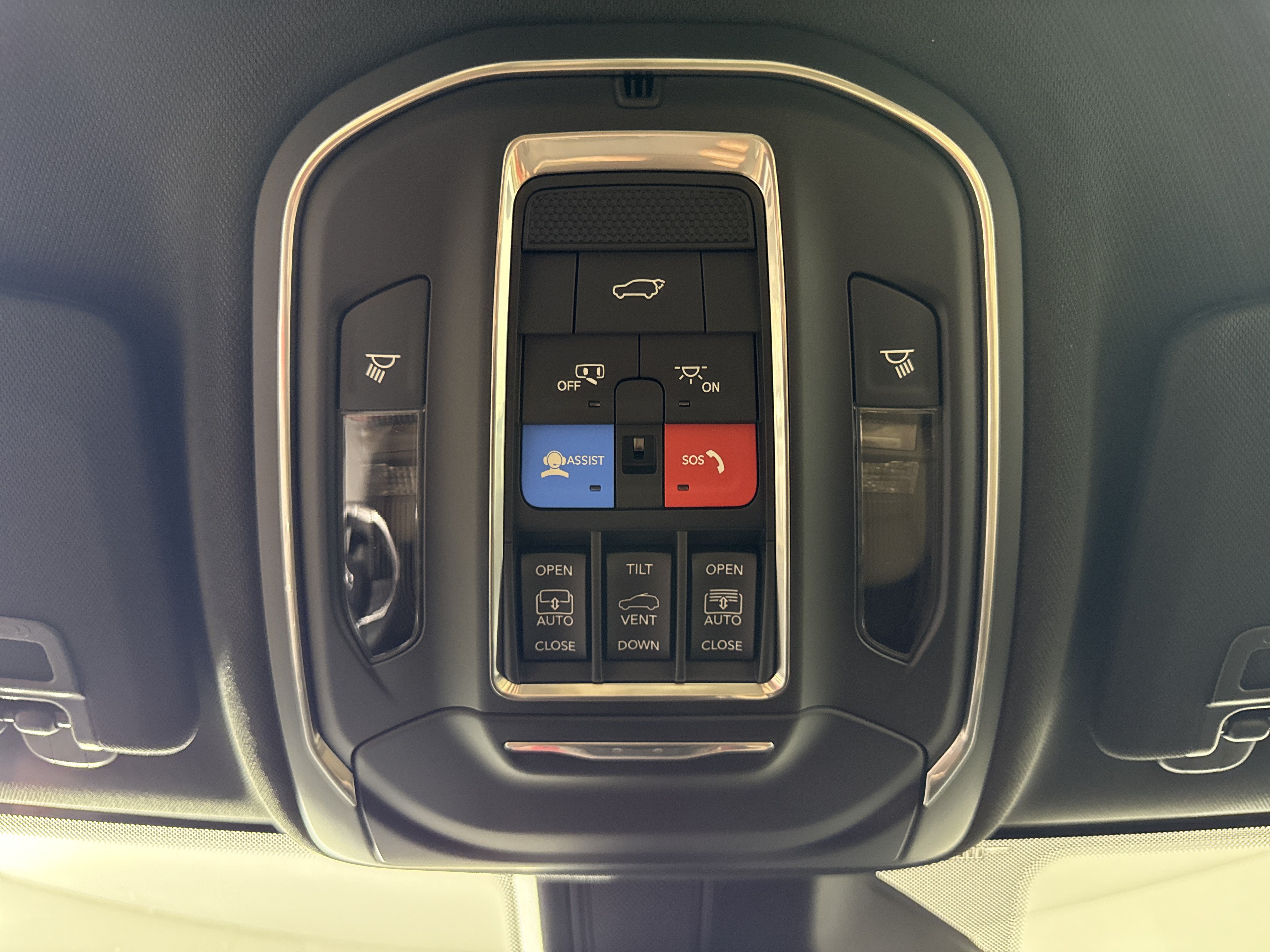 New 2025 Jeep Grand Cherokee Limited w/ Luxury Tech Group II AWD/4WD image 24