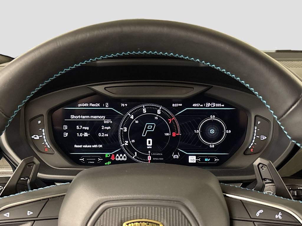 Used 2025 Lamborghini Urus SE AWD/4WD image 10