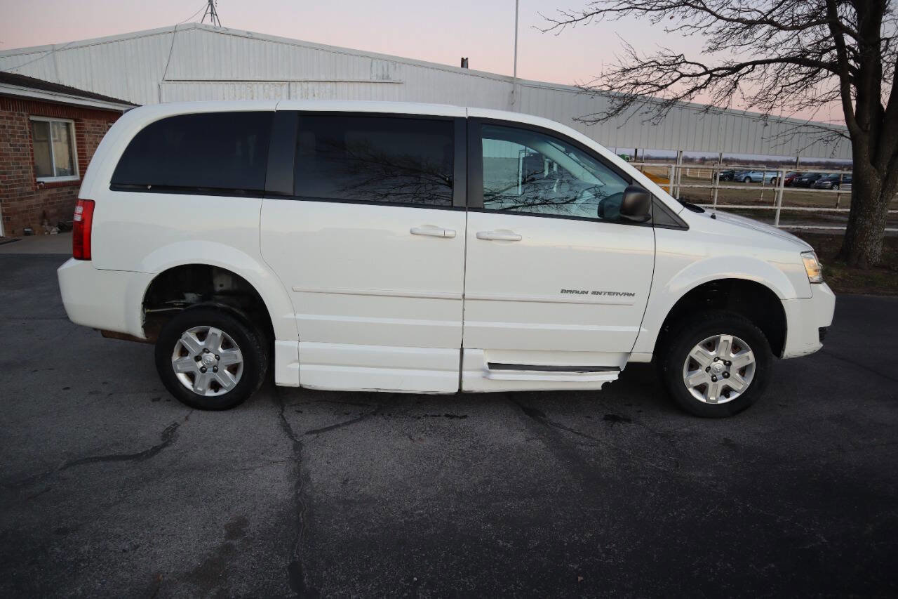 Used 2010 Dodge Grand Caravan SE w/ Climate Group image 14