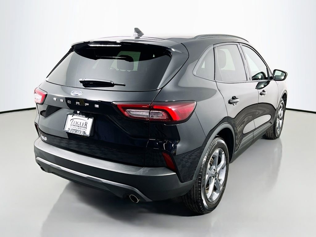 Used 2025 Ford Escape ST-Line image 5