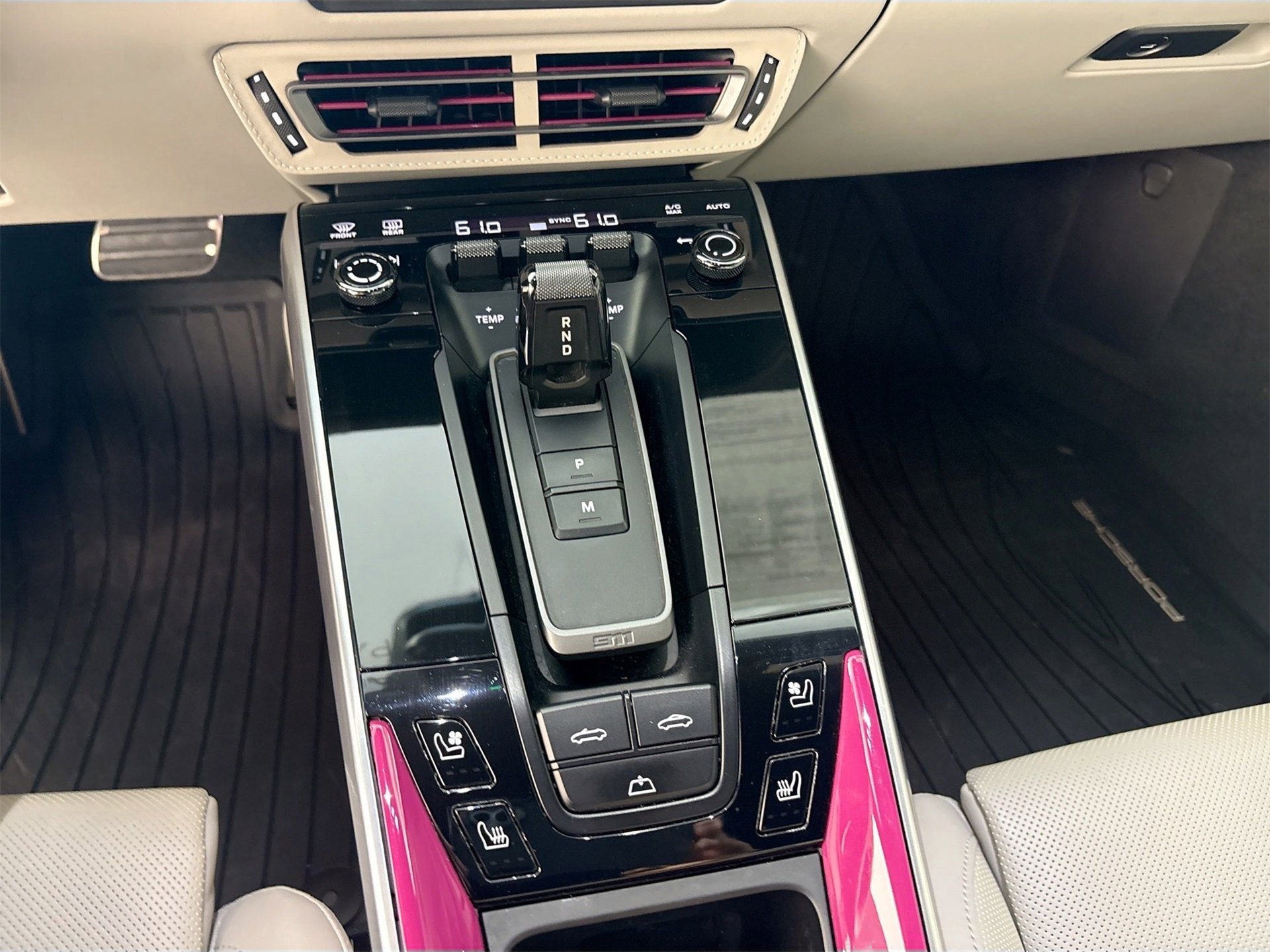 Used 2023 Porsche 911 Turbo S image 18