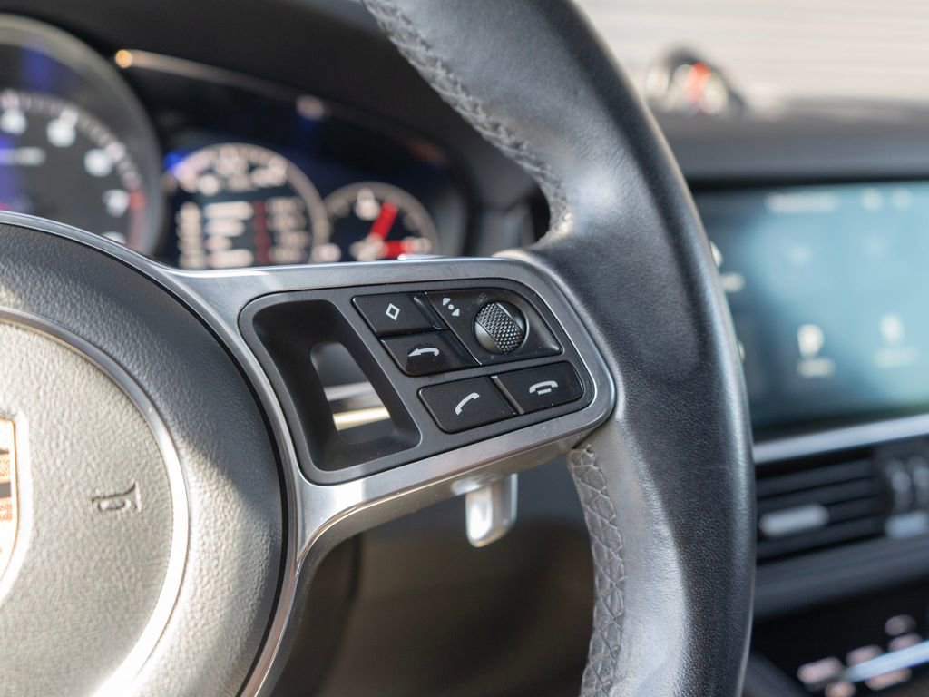 Used 2020 Porsche Cayenne AWD/4WD image 21