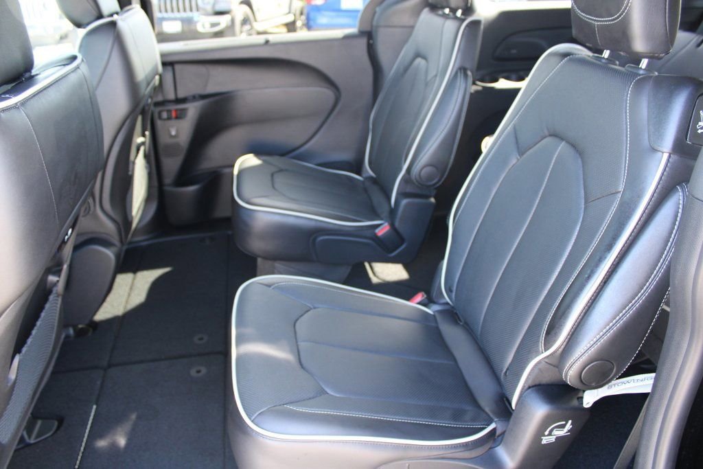 New 2026 Chrysler Pacifica Limited w/ S Appearance Package image 25