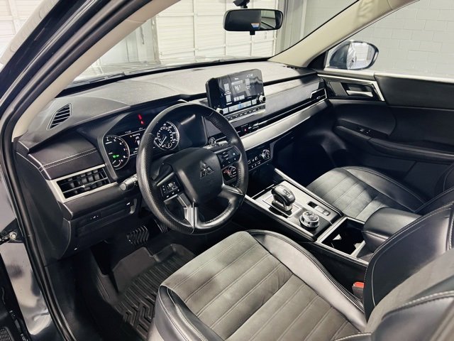 Used 2024 Mitsubishi Outlander SE image 23