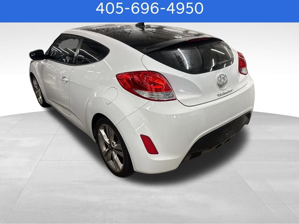 Used 2016 Hyundai Veloster w/ Option Group 02 FWD image 4