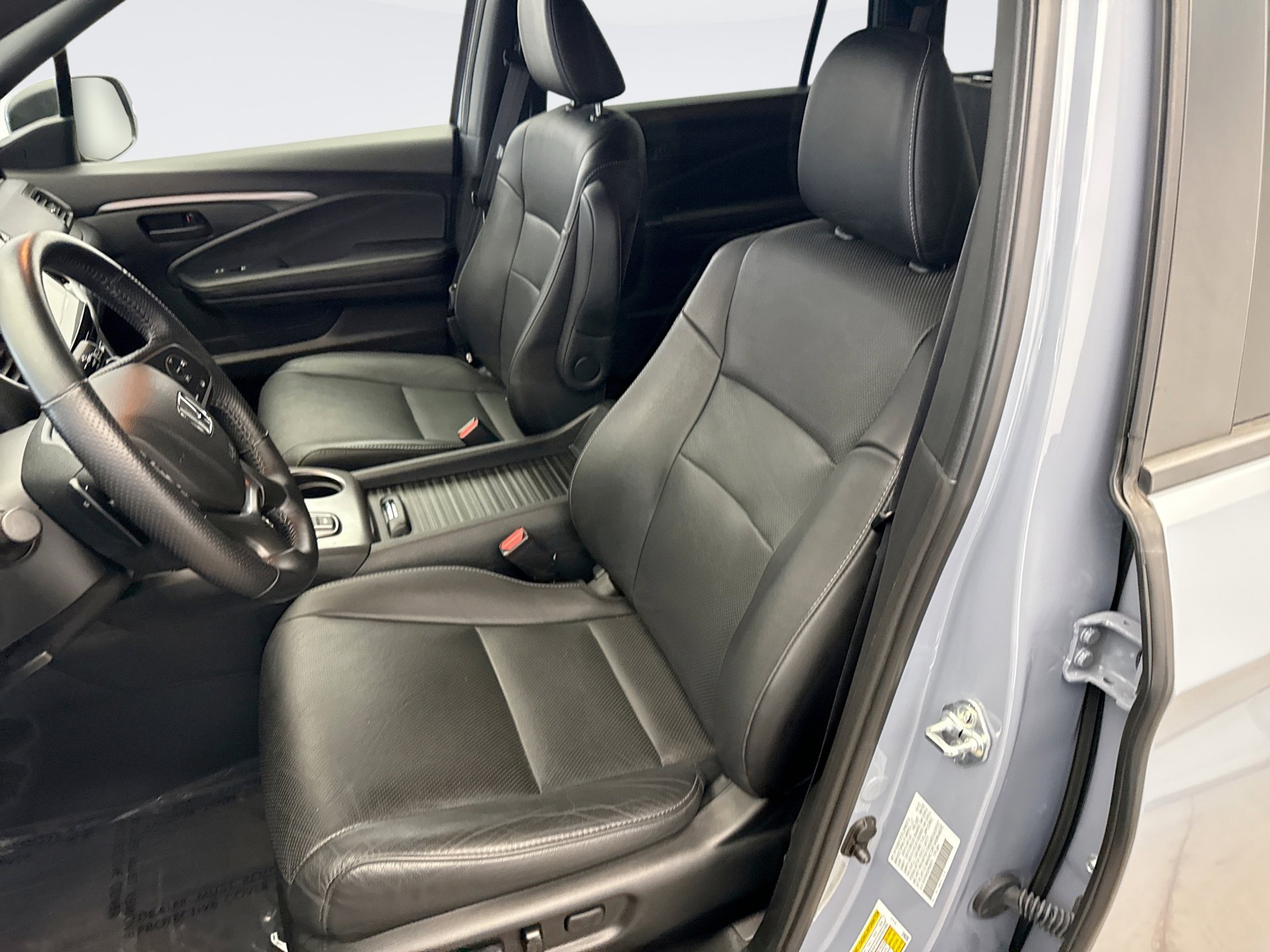 Used 2023 Honda Passport EX-L image 11