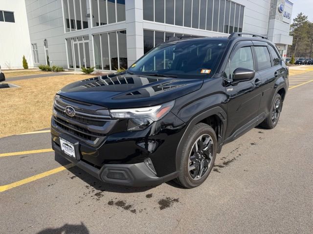 Used 2025 Subaru Forester Premium image 1