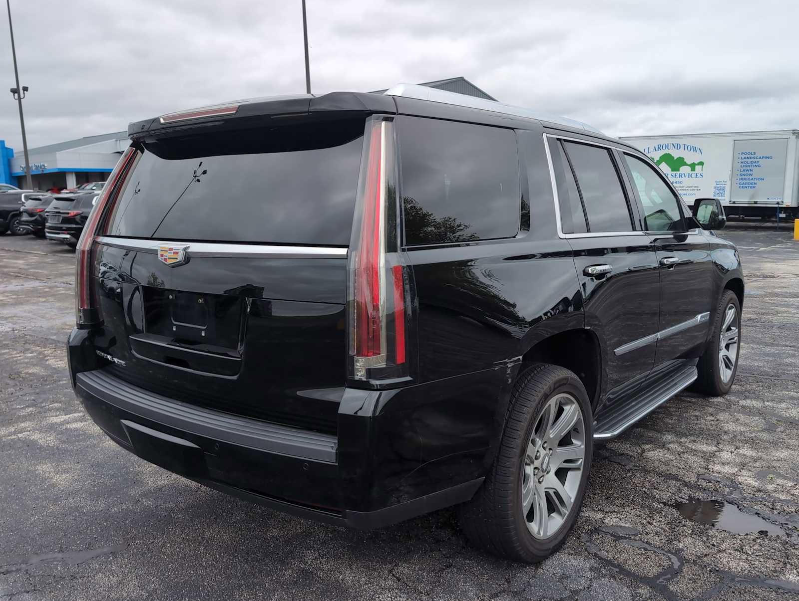 Used 2015 Cadillac Escalade Luxury AWD/4WD image 3