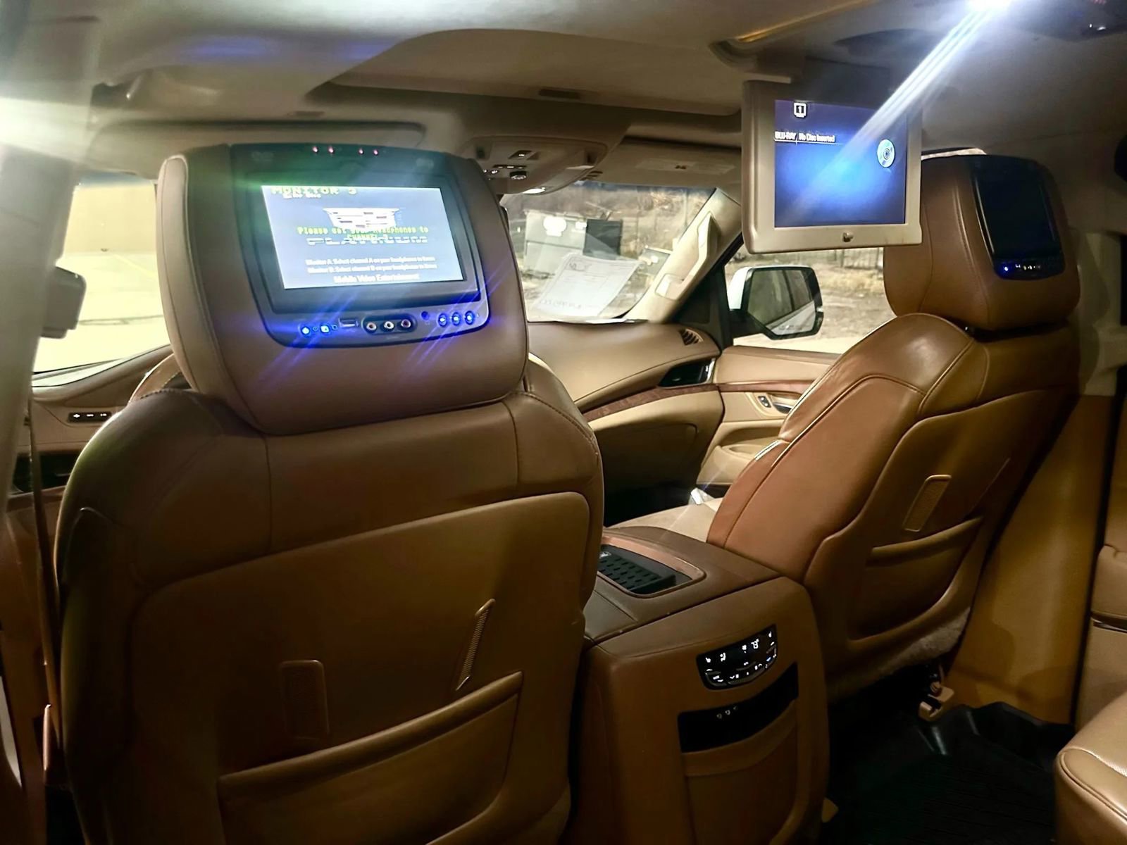 Used 2015 Cadillac Escalade Platinum image 13