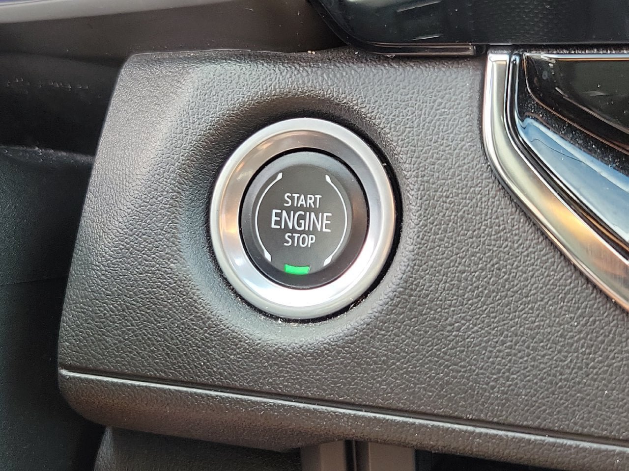 Used 2023 Chevrolet Colorado Trail Boss w/ Technology Package AWD/4WD image 28