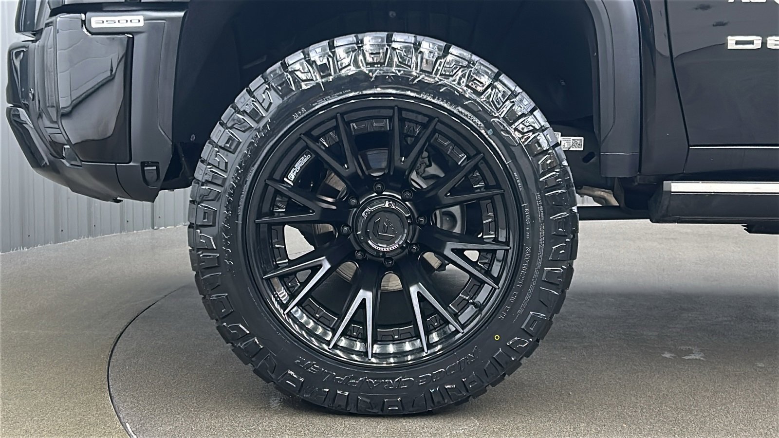 Used 2025 GMC Sierra 3500 Denali Ultimate image 10