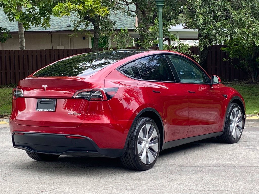 Used 2024 Tesla Model Y Long Range AWD/4WD image 12