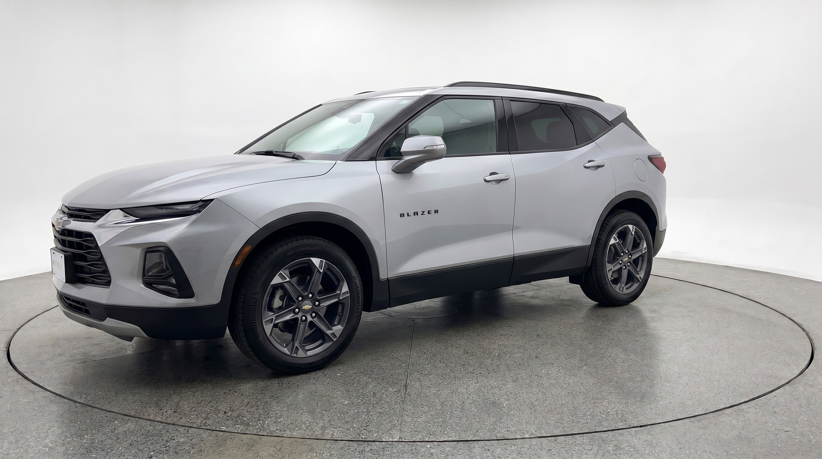 Used 2025 Chevrolet Blazer LT FWD image 3