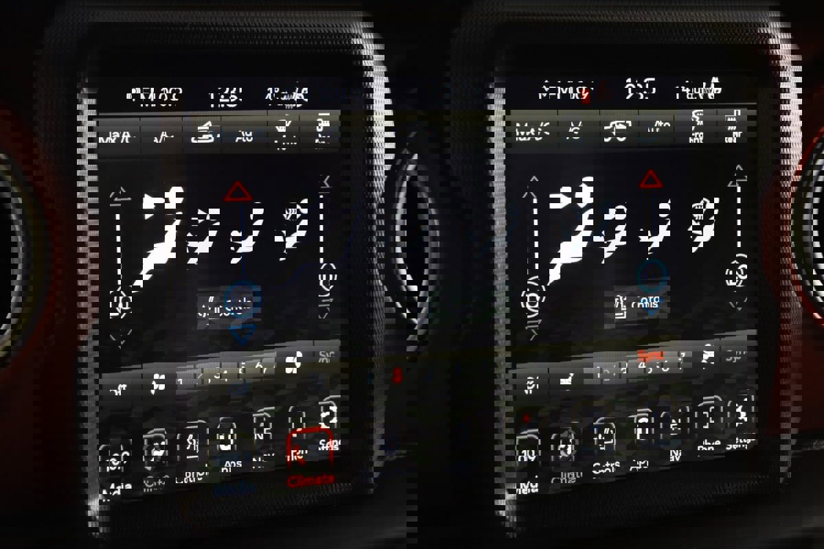 Used 2020 Jeep Gladiator Rubicon w/ Dual Top Group image 32