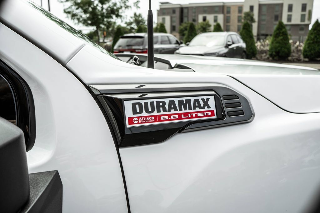 Used 2024 GMC Sierra 2500 AT4 w/ AT4 Preferred Package AWD/4WD image 4