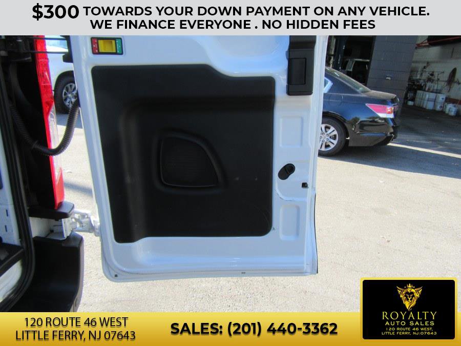 Used 2023 Ford Transit 250 Medium Roof image 22