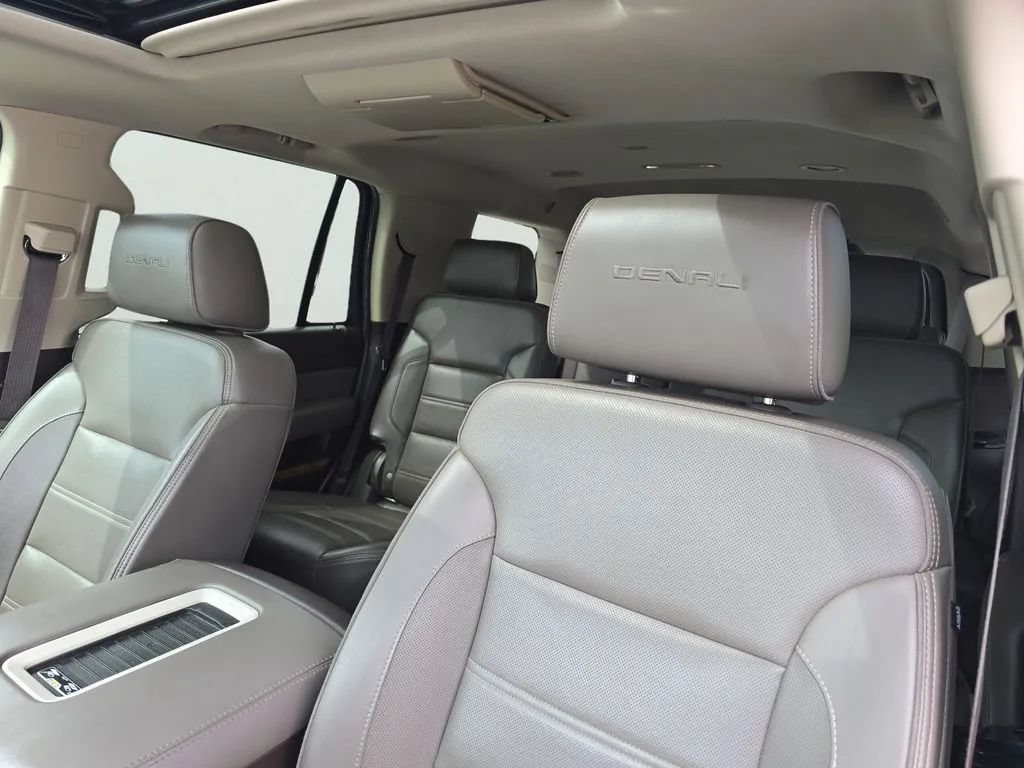 Used 2017 GMC Yukon Denali w/ Open Road Package AWD/4WD image 11