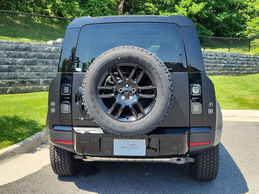 New 2026 Land Rover Defender 110 S AWD/4WD image 7