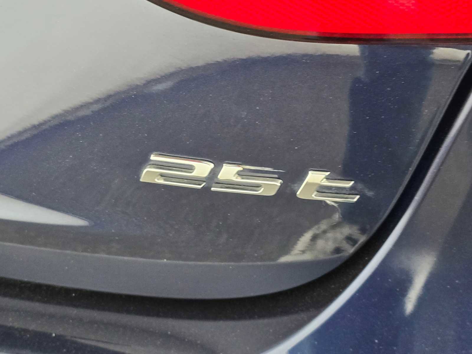 Used 2019 Jaguar XF Prestige image 27