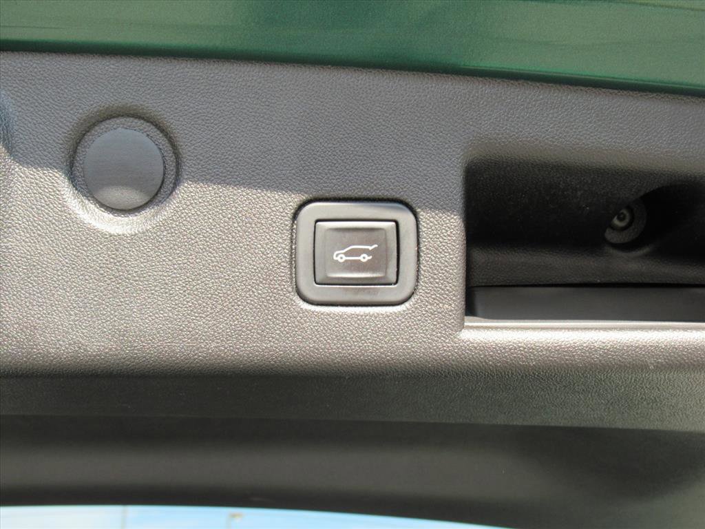 Used 2018 Chevrolet Equinox Premier image 32