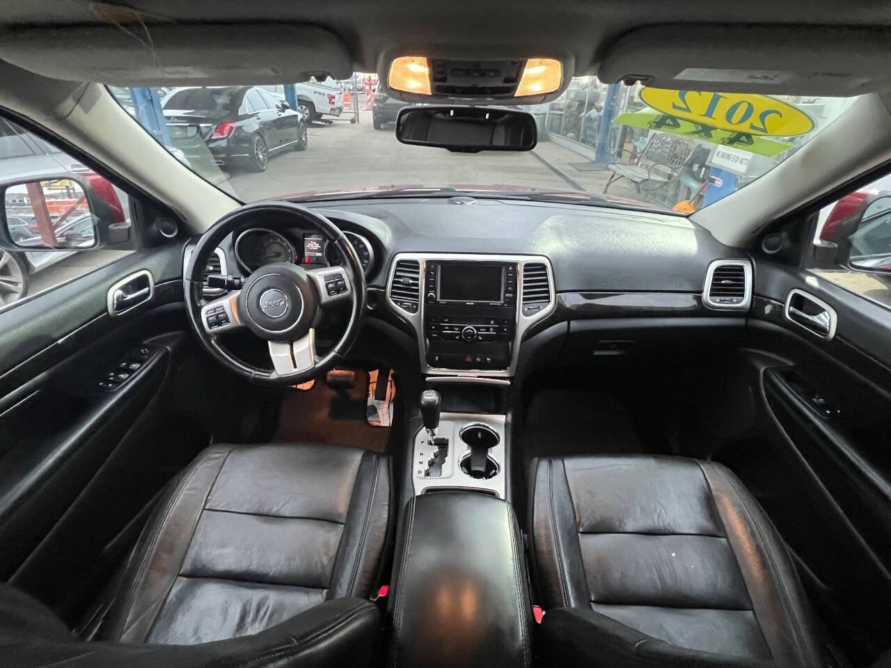 Used 2012 Jeep Grand Cherokee Laredo AWD/4WD image 10