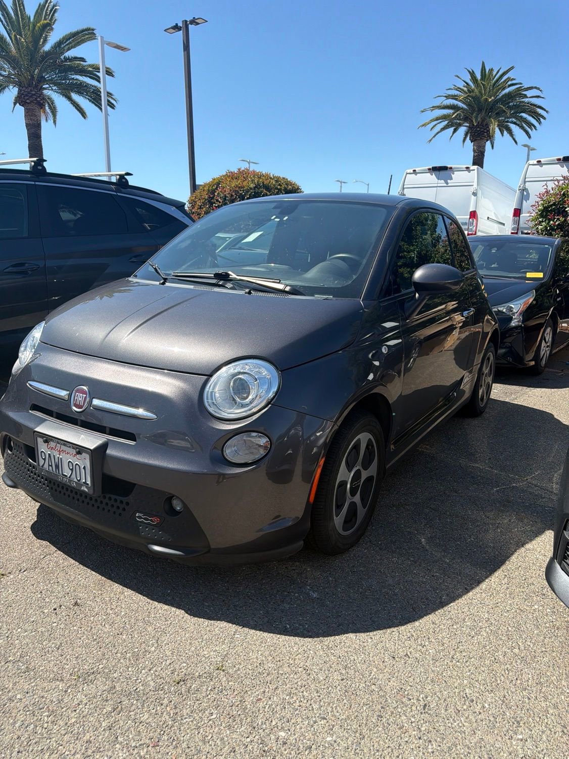 Used 2018 FIAT 500 e FWD image 1