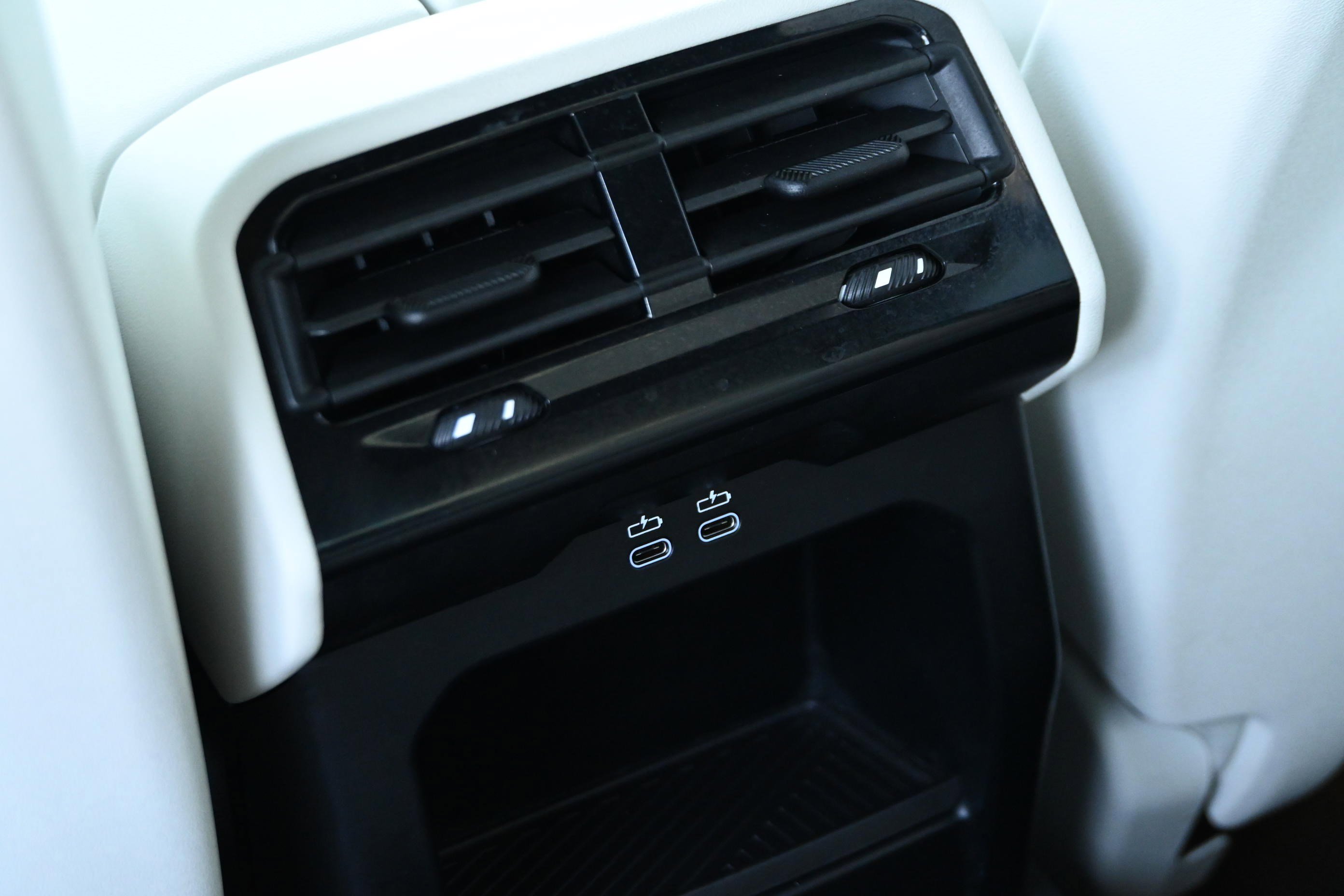 Certified 2024 BMW 530i w/ Convenience Package image 27