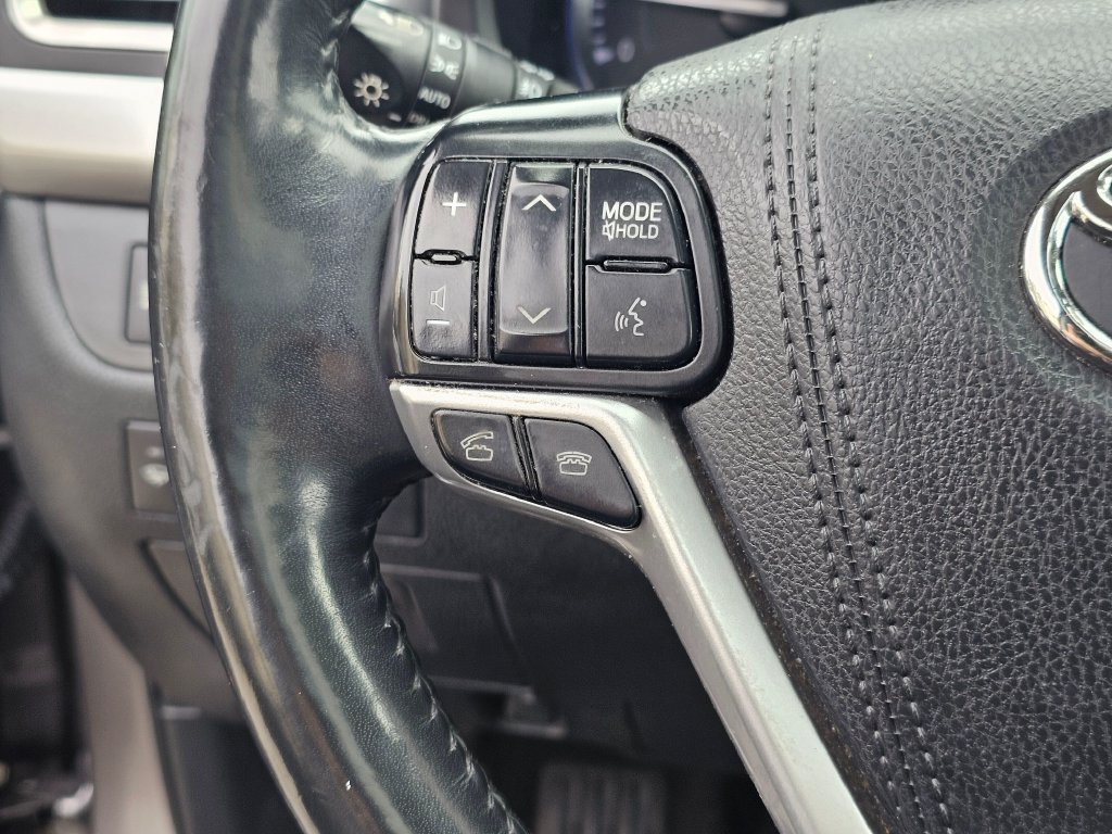 Used 2015 Toyota Highlander Limited Platinum AWD/4WD image 31