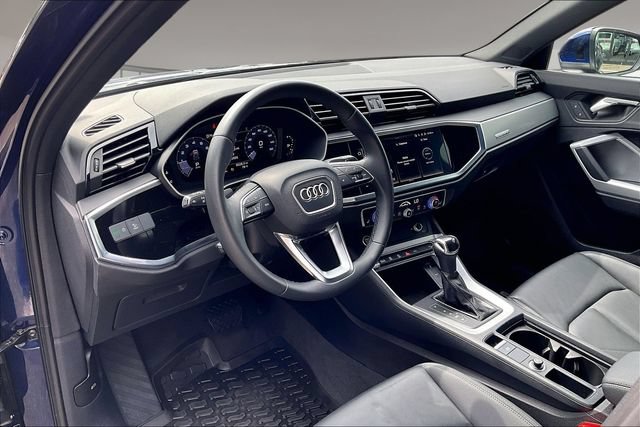 Used 2023 Audi Q3 2.0T Premium w/ Convenience Package AWD/4WD image 17