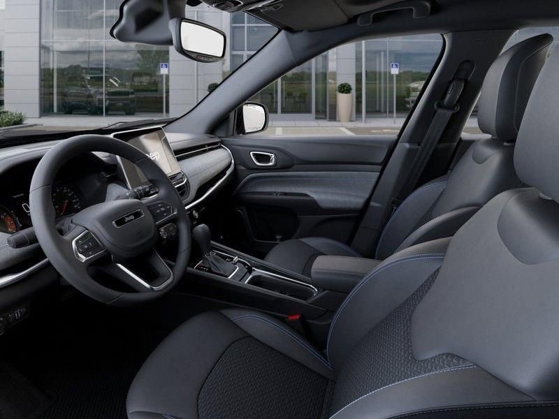 New 2025 Jeep Compass Latitude w/ Sun & Sound Group image 22