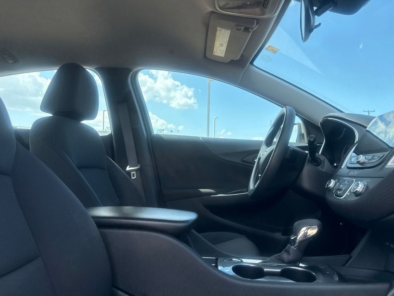 Used 2025 Chevrolet Malibu LS FWD image 31