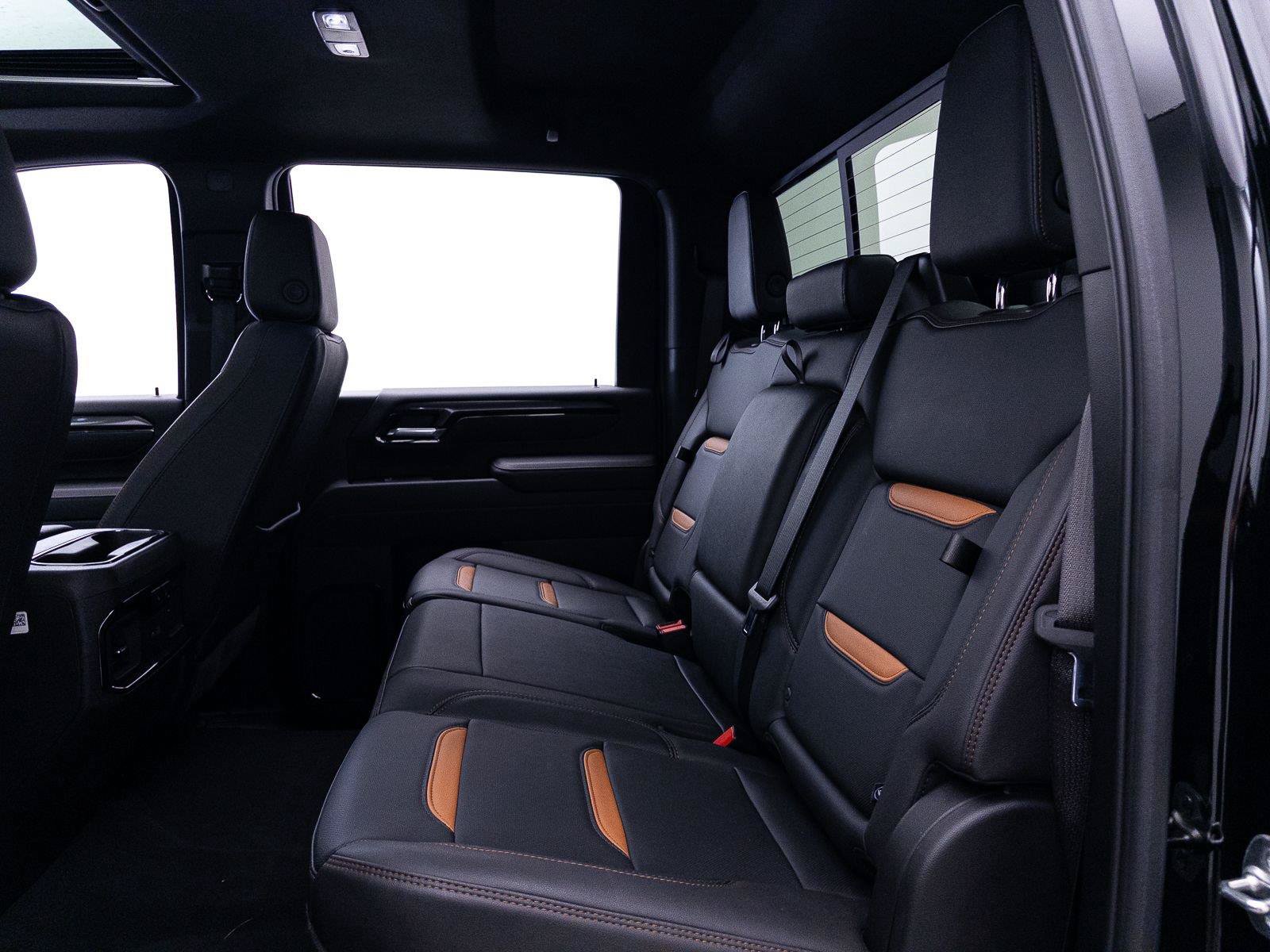 Used 2025 GMC Sierra 2500 AT4 w/ AT4 Premium Plus Package AWD/4WD image 44