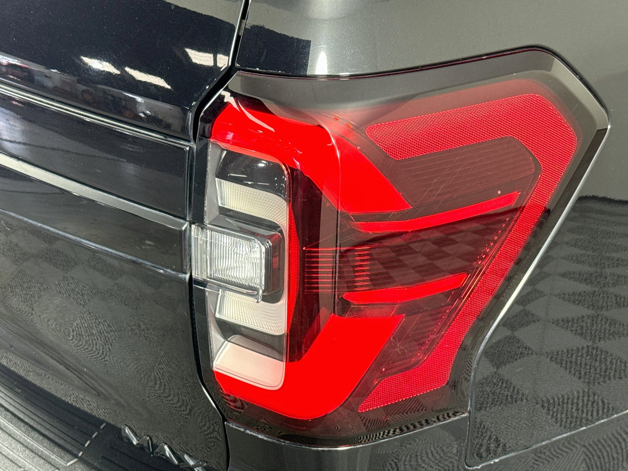 Used 2022 Ford Expedition Max Limited AWD/4WD image 32