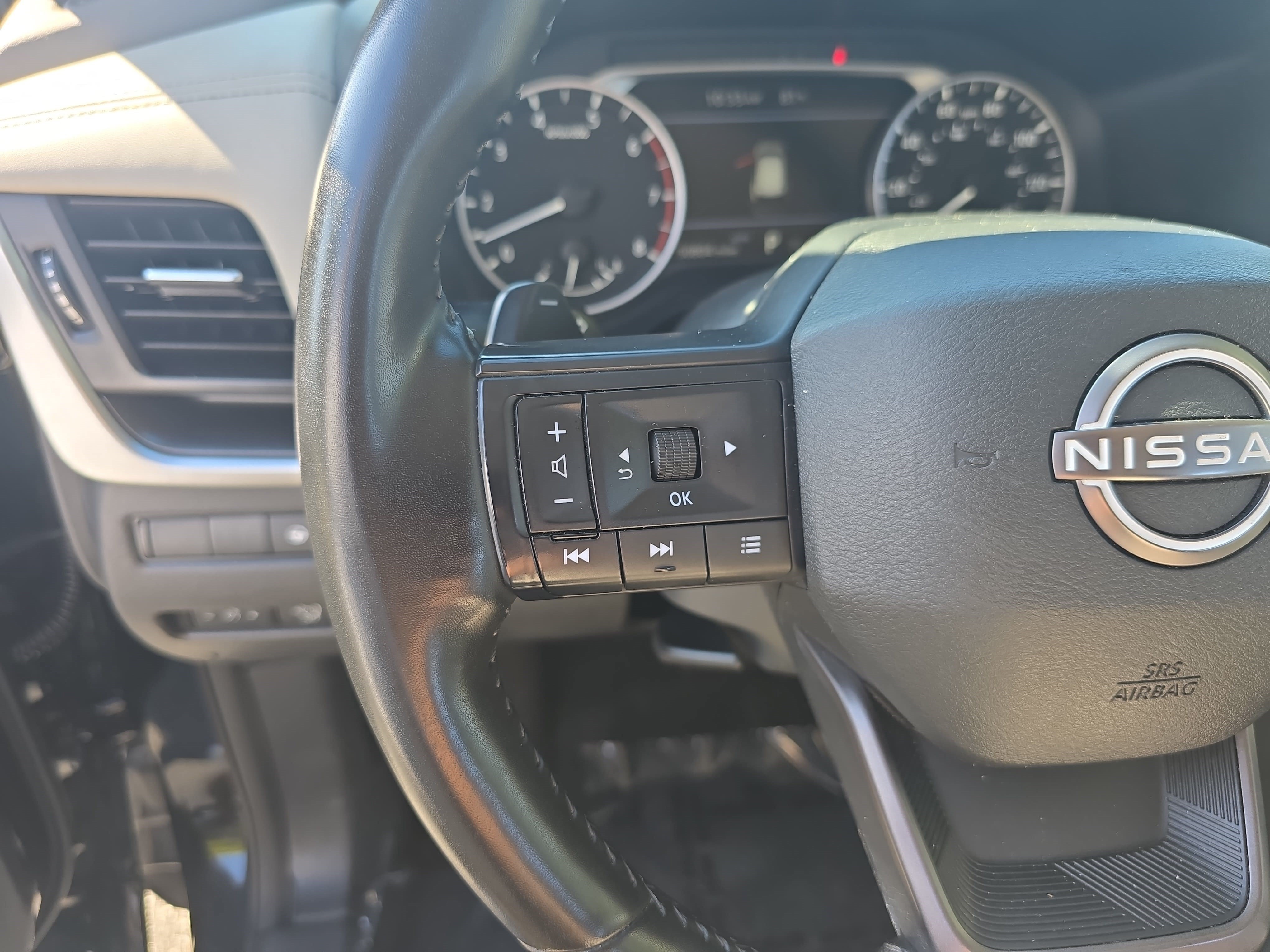 Used 2025 Nissan Rogue SV AWD/4WD image 17
