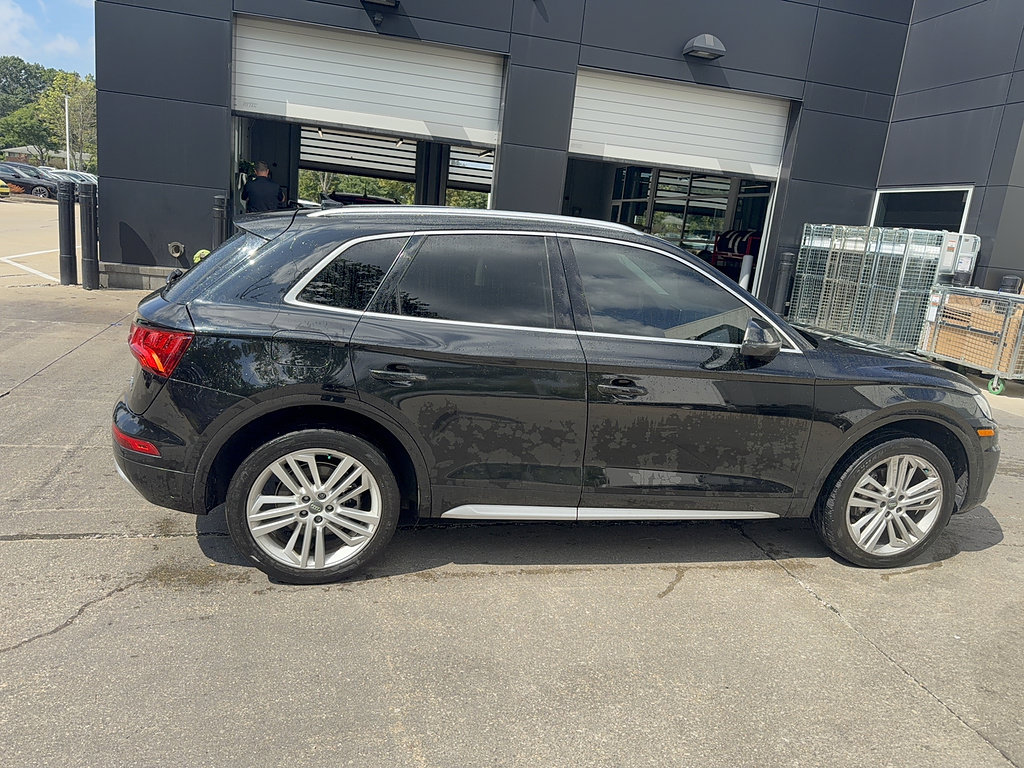 Used 2018 Audi Q5 2.0T Premium Plus w/ Premium Plus Package AWD/4WD image 3